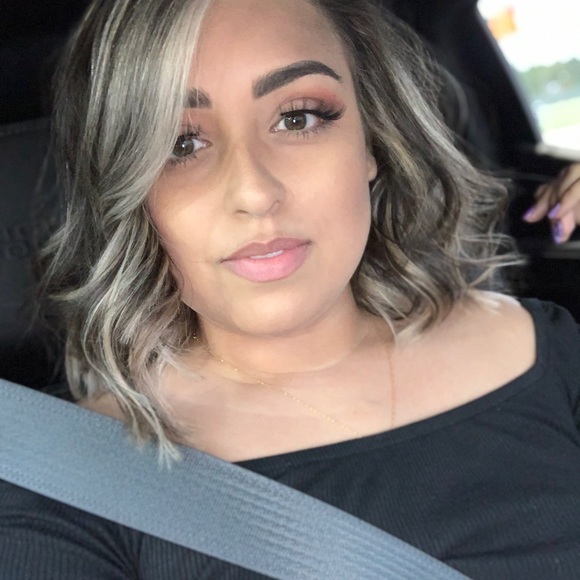 Meet your Posher, Beatriz - Picture 2 of 2